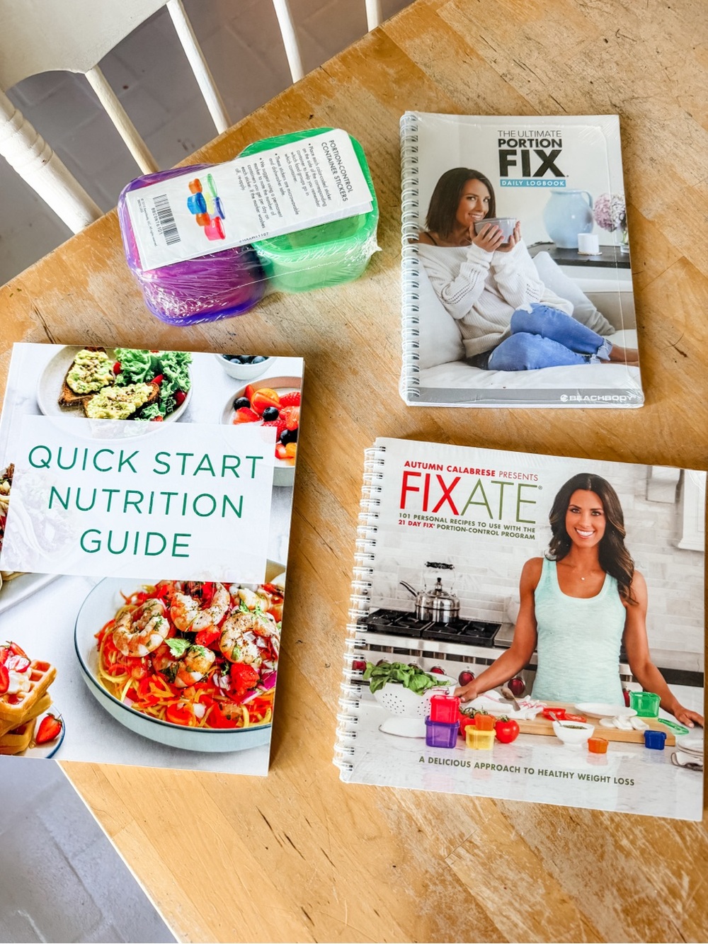 Beachbody Fixate Cookbook +
Containers